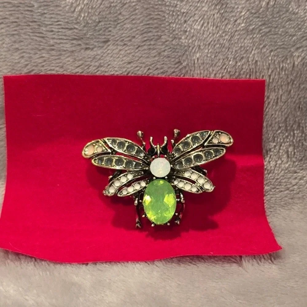 Vintage‎ Style Glowing Insect Brooch Silver Tone Glass Rhinestone Firefly Pin